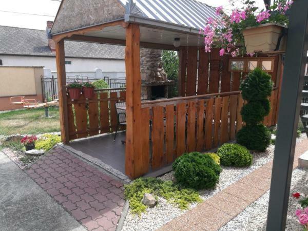 Apartmán Hodosi Apartman Veľký Meder Exteriér fotografie